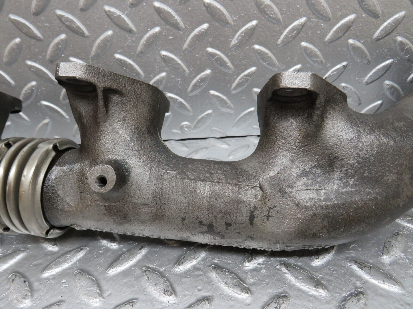 33113 Mercedes-Benz W126 420 V8 Exhaust Manifold Left 1171422602 1171423102