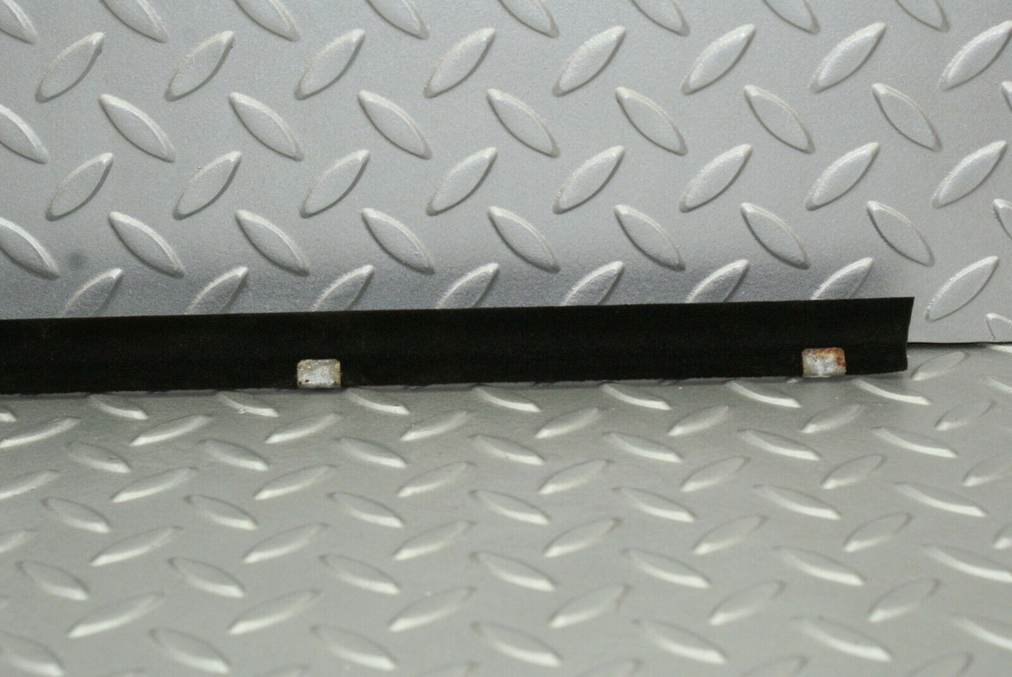 2649 Mercedes-Benz W116 350SE Glass Seal Trim Rubber Rear Left
