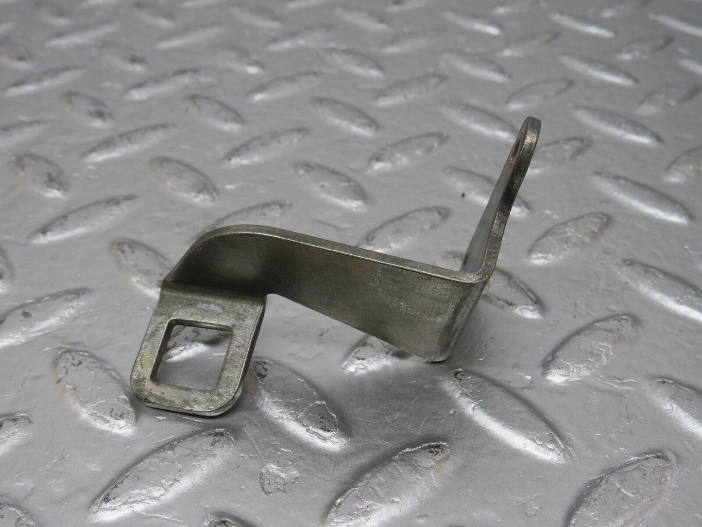 34189 Mercedes-Benz W124 260E Accelerator Cable Bracket Holder