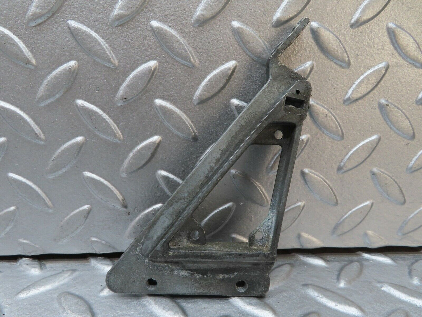 17557 Mercedes-Benz W116 450SEL Wing Mirror Bracket 1167250041