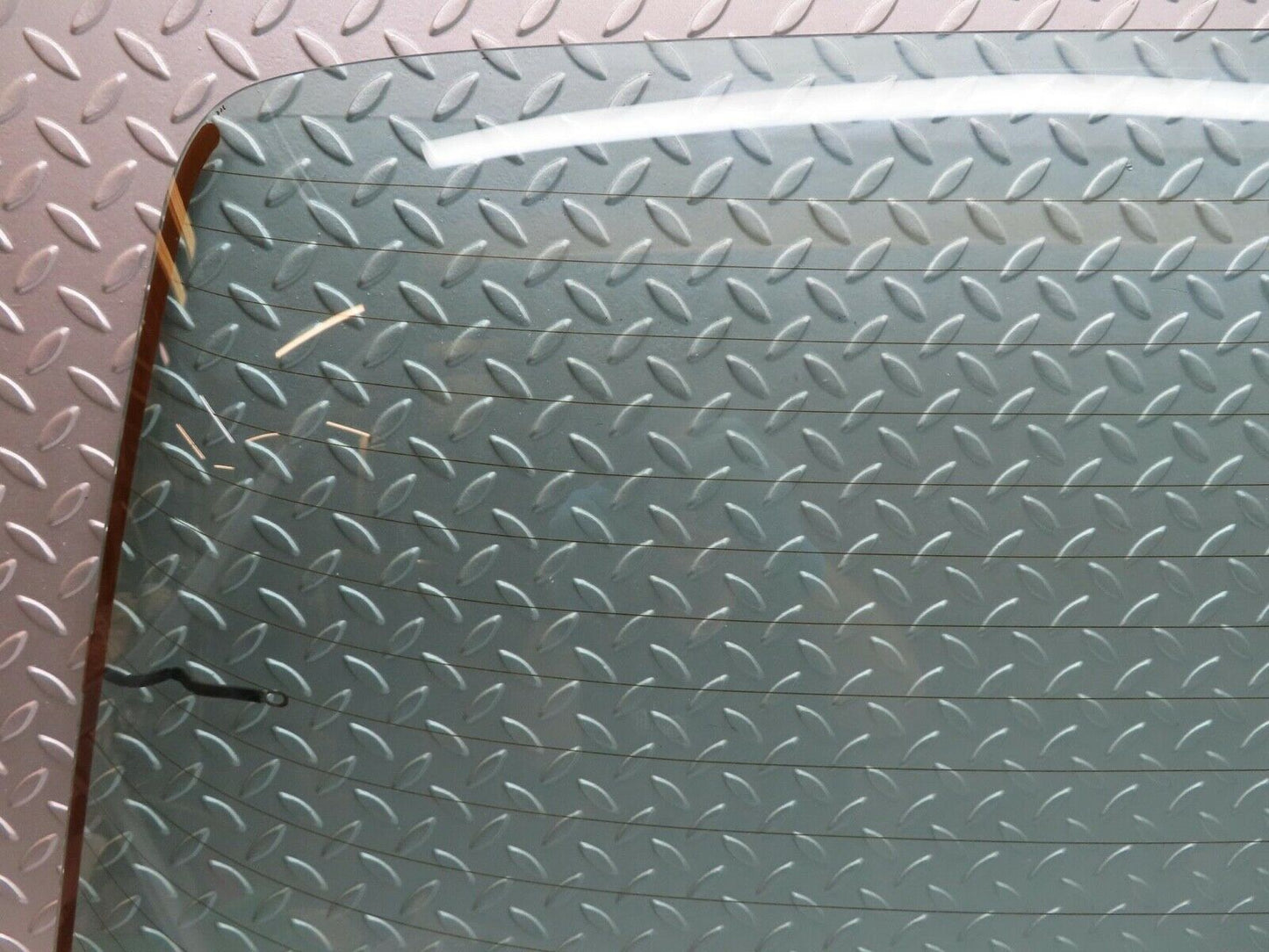 15935 Mercedes-Benz W123 280E Rear Heated Windscreen Glass
