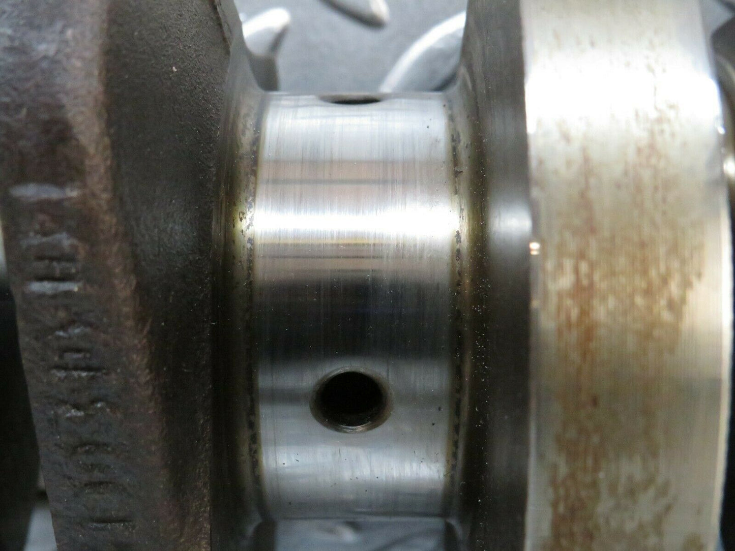 23678 Mercedes-Benz W114 280E Crankshaft 1100310101