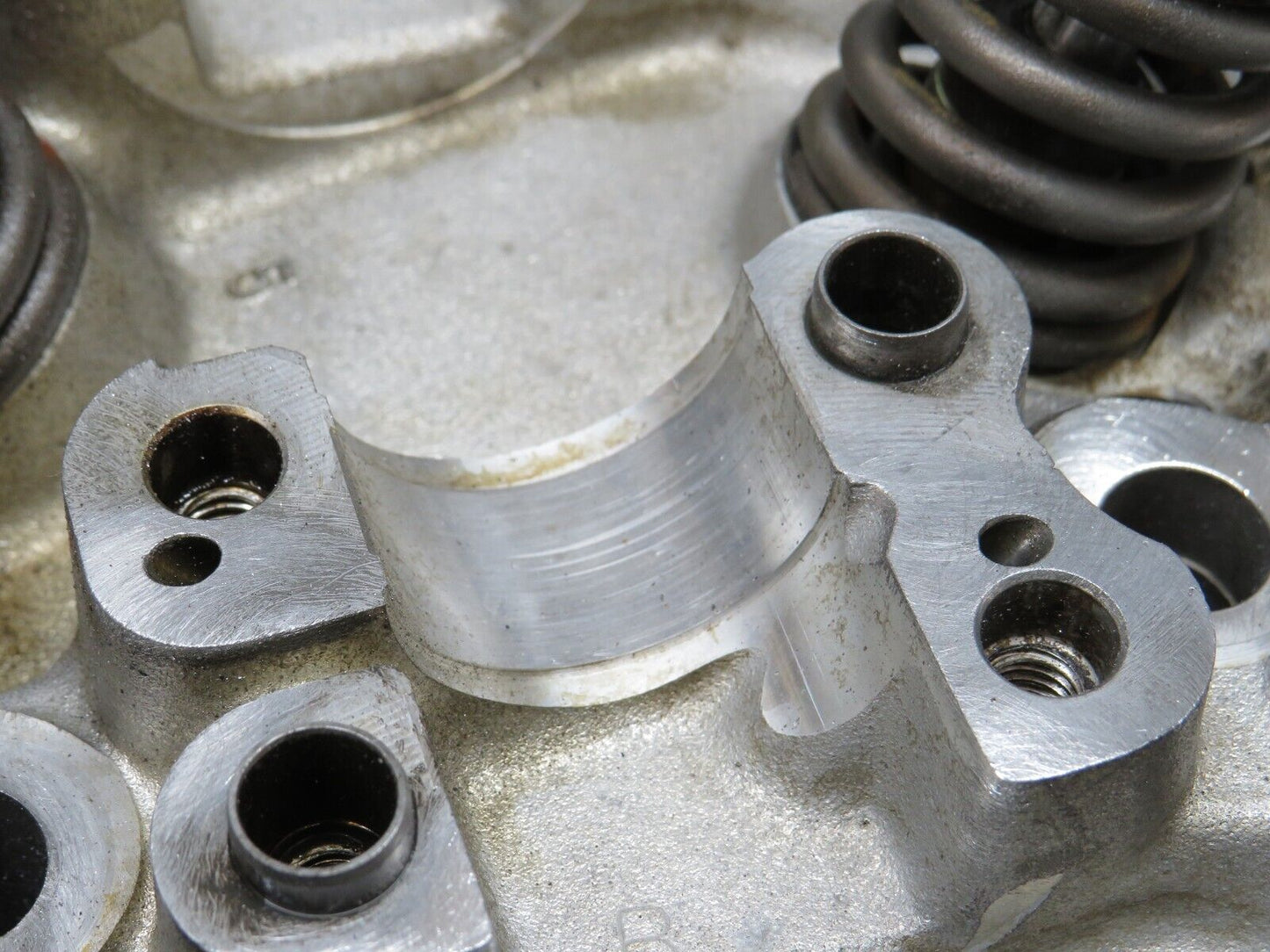 32692 Mercedes-Benz S124 300TE Wagon Cylinder Head 1030161001