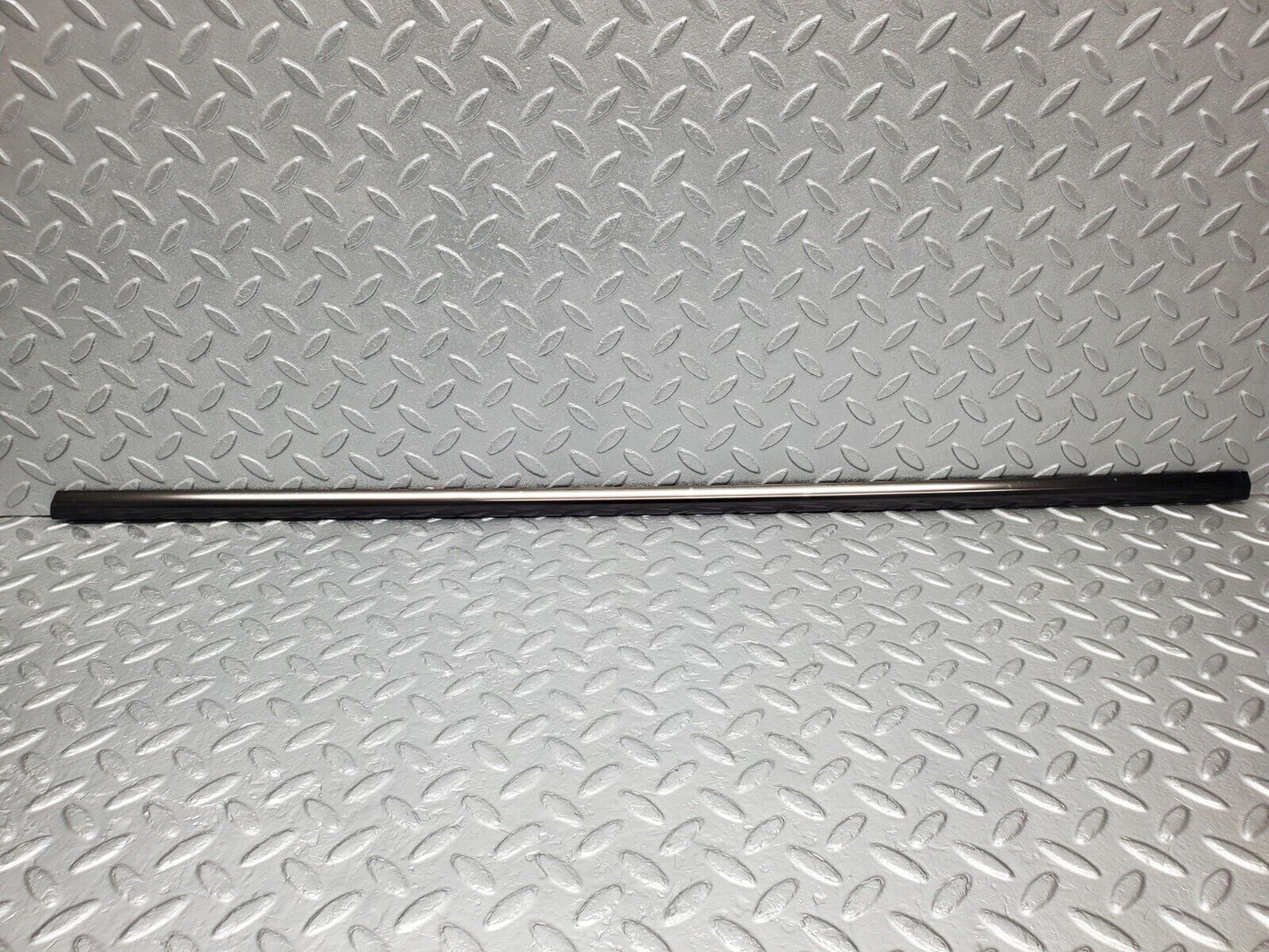 46977 Mercedes-Benz R129 320SL Coupe Right Door Window Moulding Trim