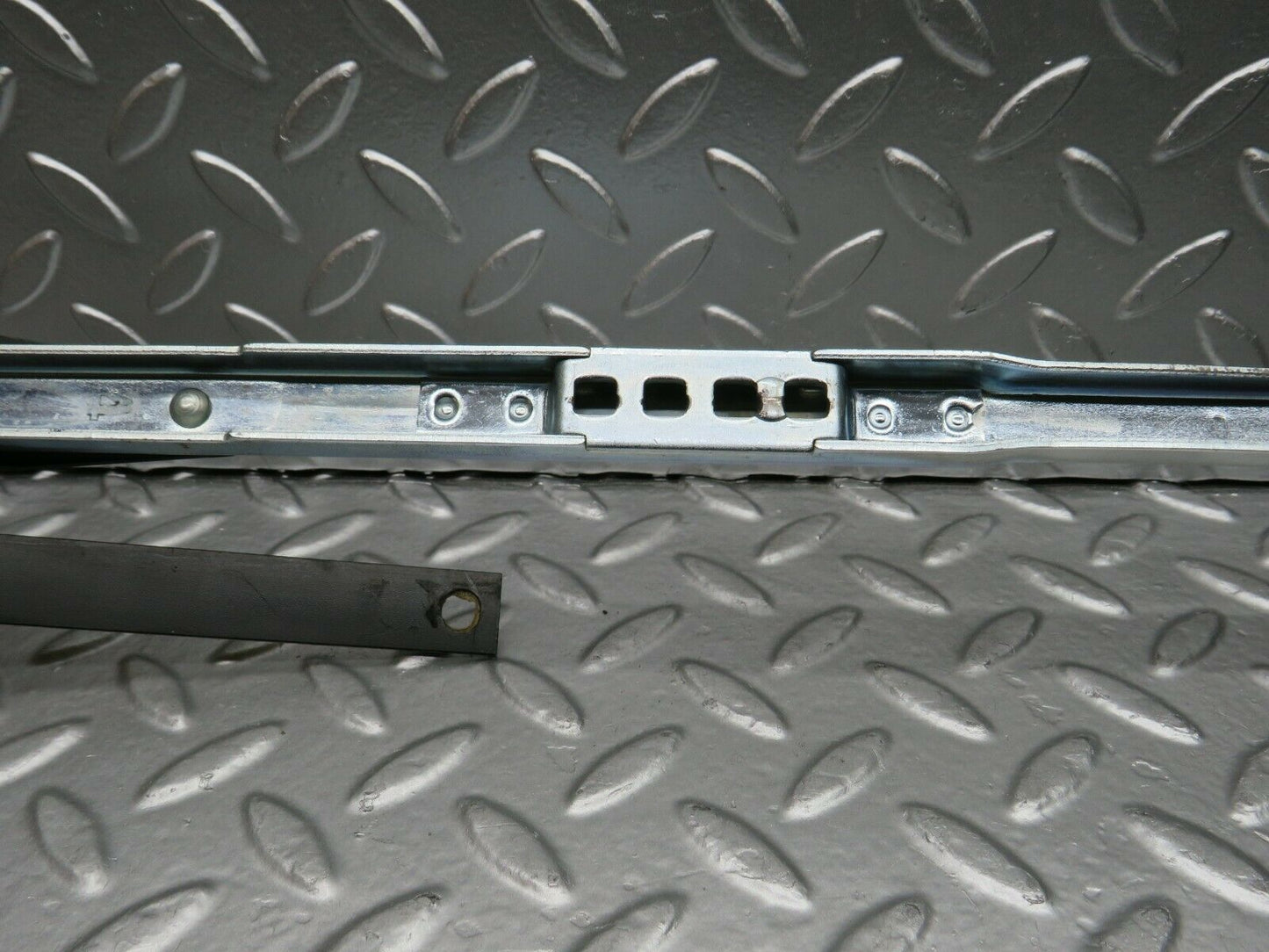 22304 Mercedes-Benz S123 280TE Wagon Front Right Adjusting Handle