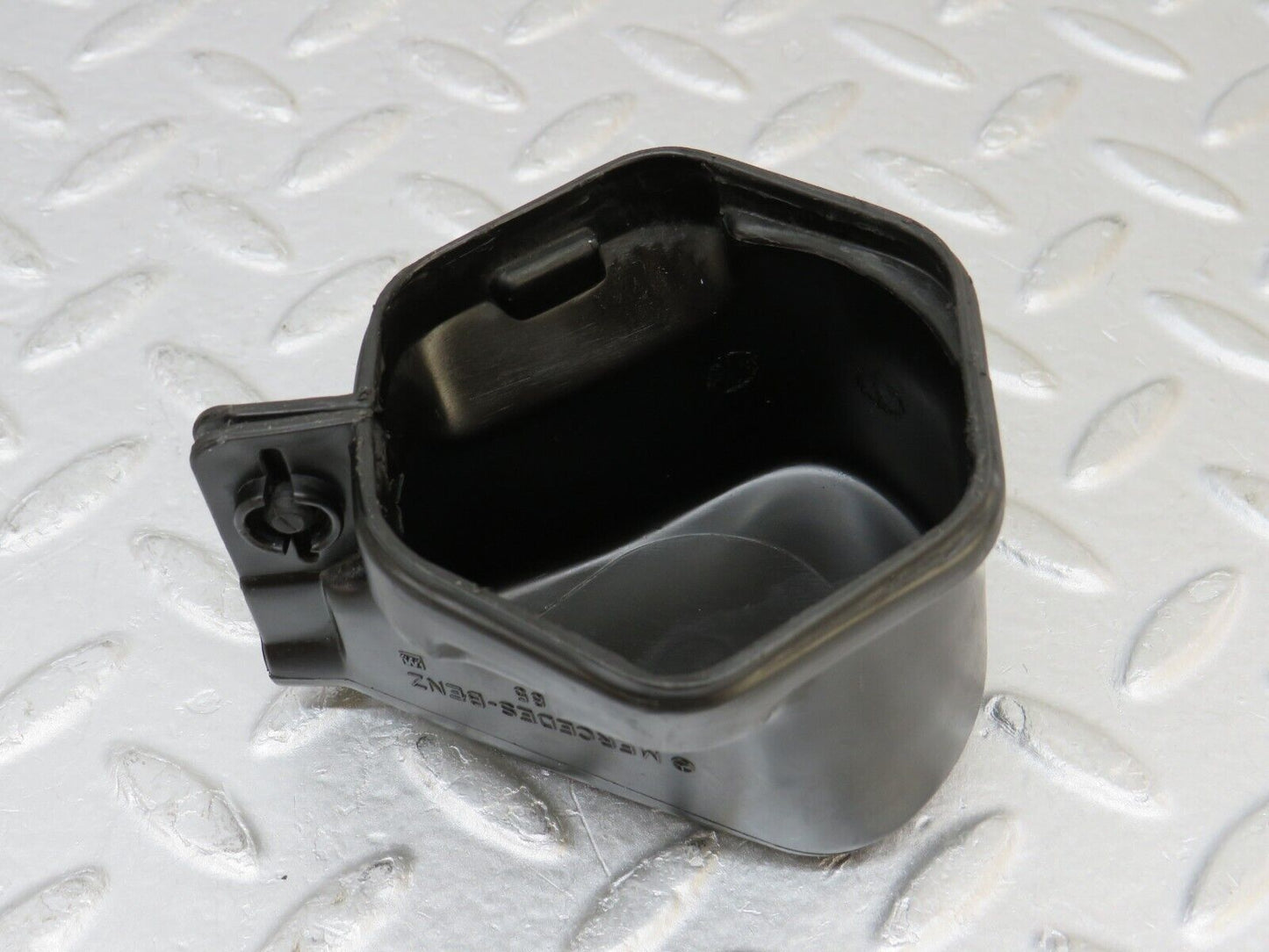 36032 Mercedes-Benz W126 420SE Ignition Coil Cover Cap 0001582285