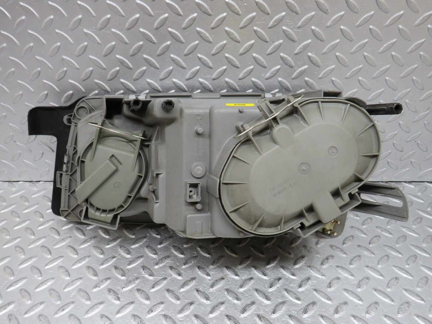 36377 Mercedes-Benz W126 420SE Headlight Bosch Right 1305235092 1305620454