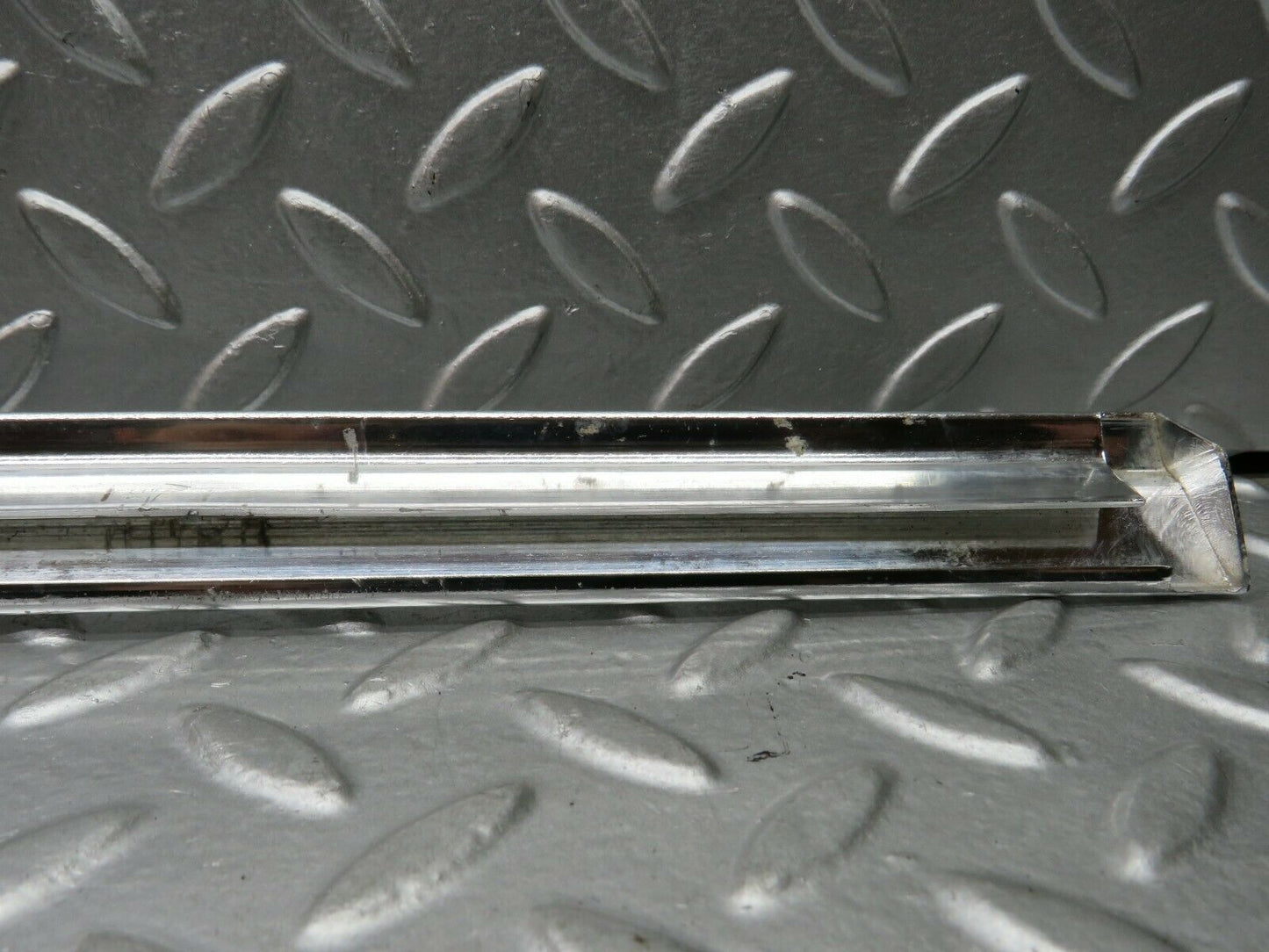 22737 Mercedes-Benz C107 450SLC Coupe Right Door Chrome Trim