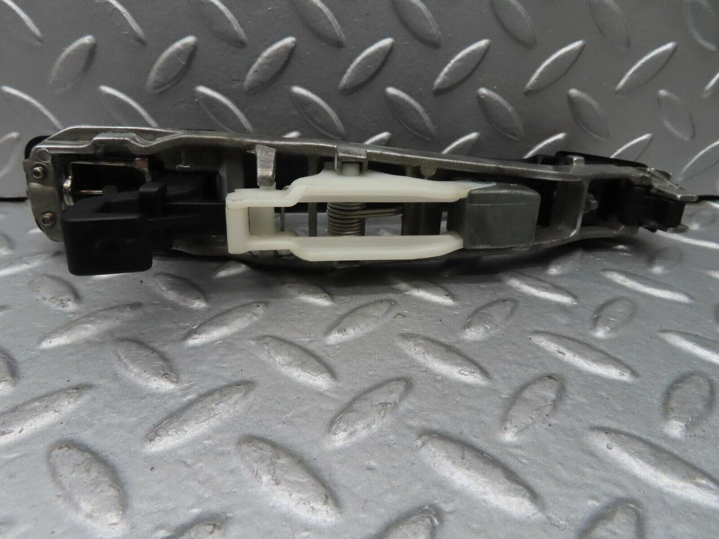 16519 Mercedes-Benz W124 260E Rear Left Exterior Door Handle