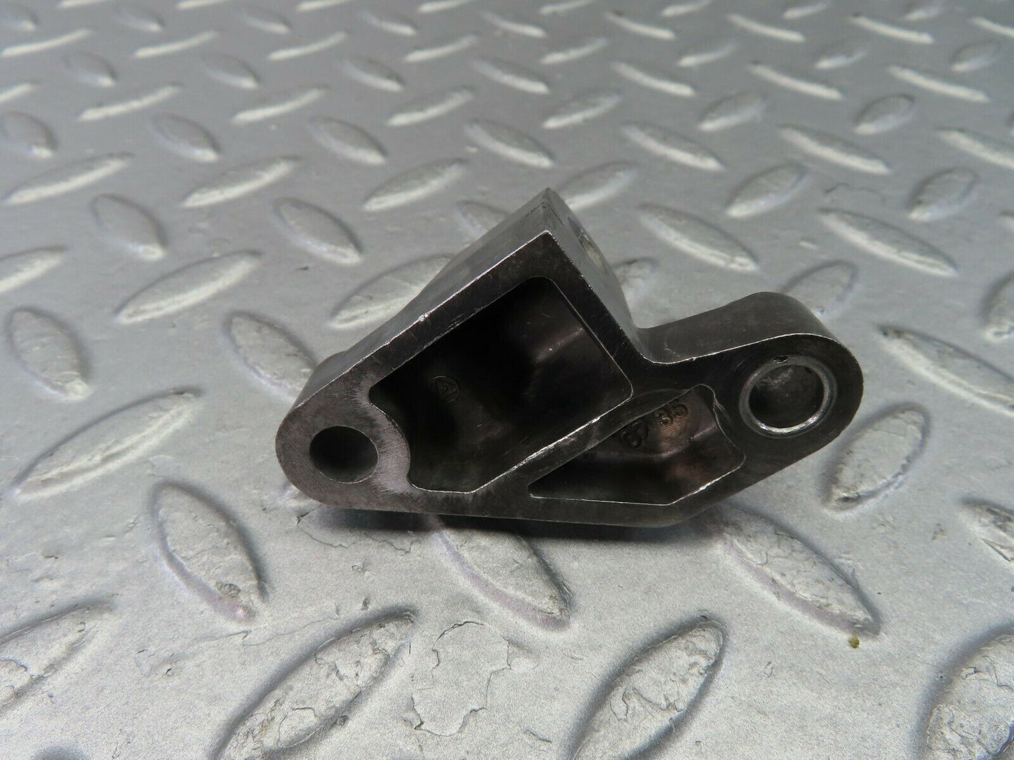 9208 Mercedes-Benz W124 Engine Bracket 1021550735