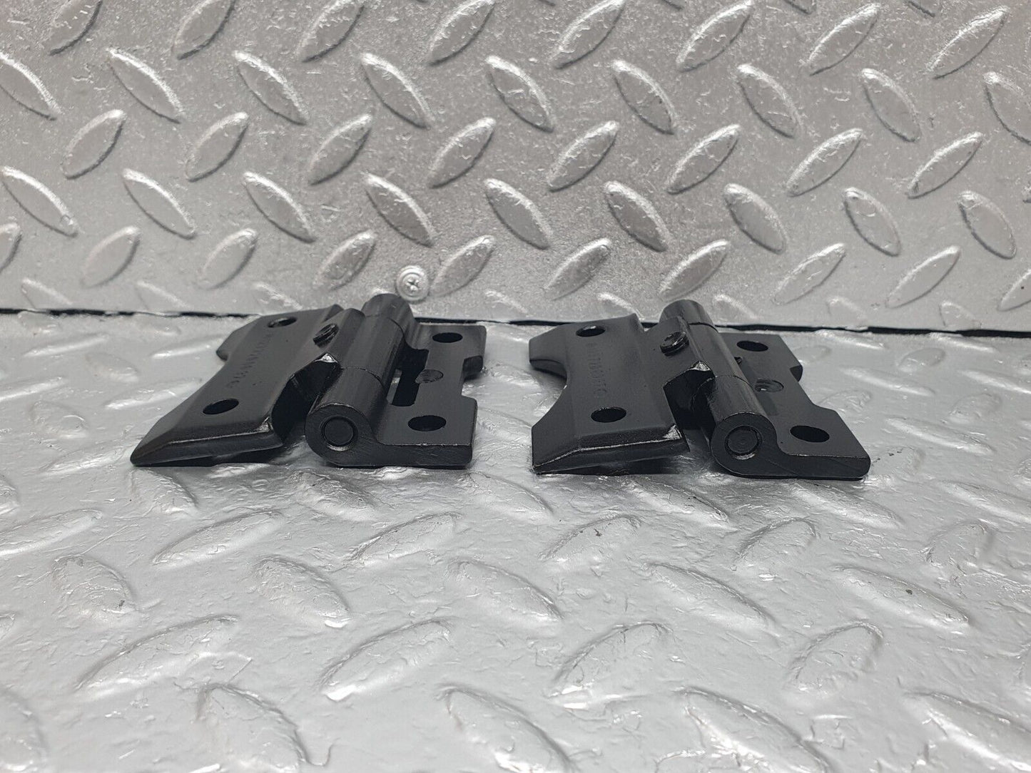 43932 Mercedes-Benz C123 230CE Coupe Door Hinge Pair Right Side 1237200037