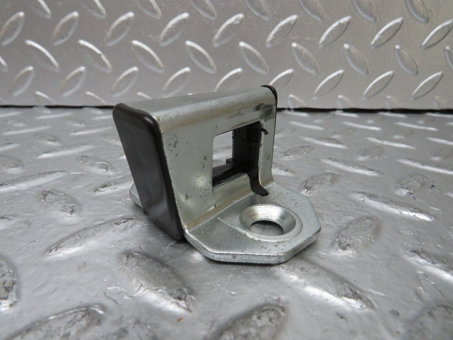 25844 Mercedes-Benz W124 280E Door Lock Latch