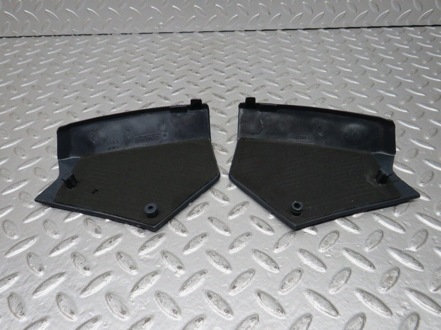 31979 Mercedes-Benz W123 230E Dashboard Speaker Covers 1236802707 1236802807