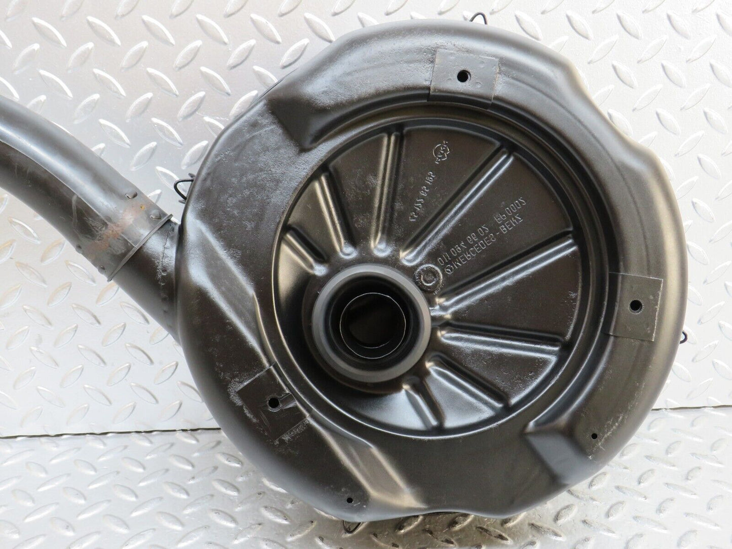 28419 Mercedes-Benz S123 240D Wagon Air Filter Box Housing 0110946602