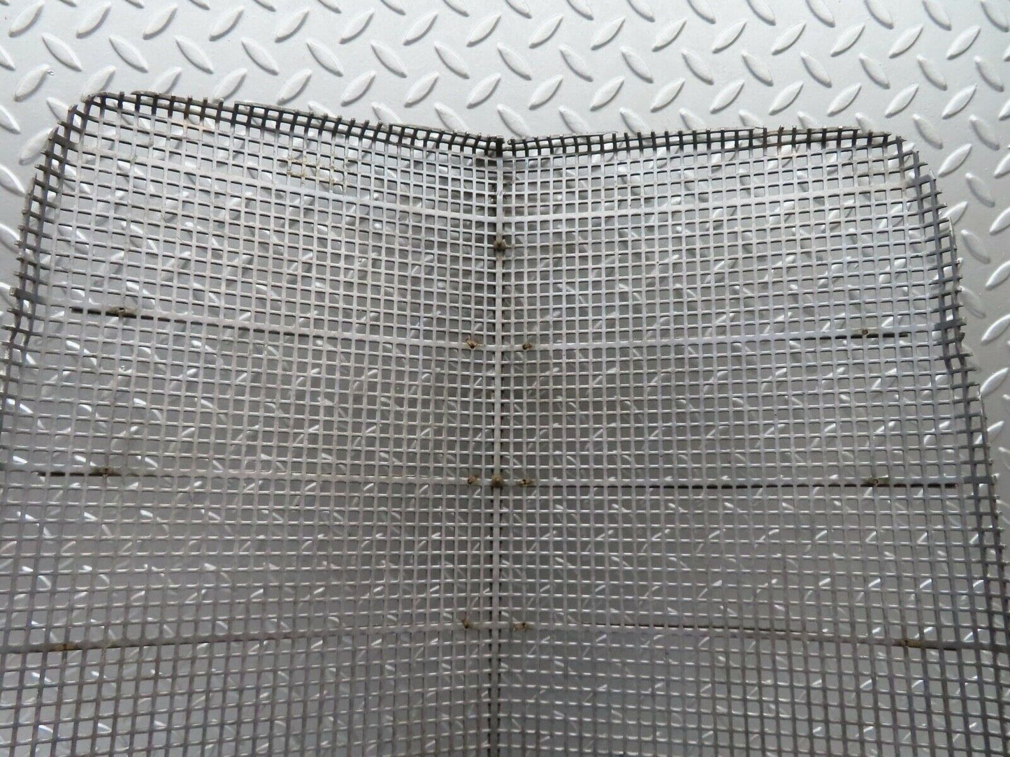 19798 Mercedes-Benz W121 190b Ponton Bonnet Grill