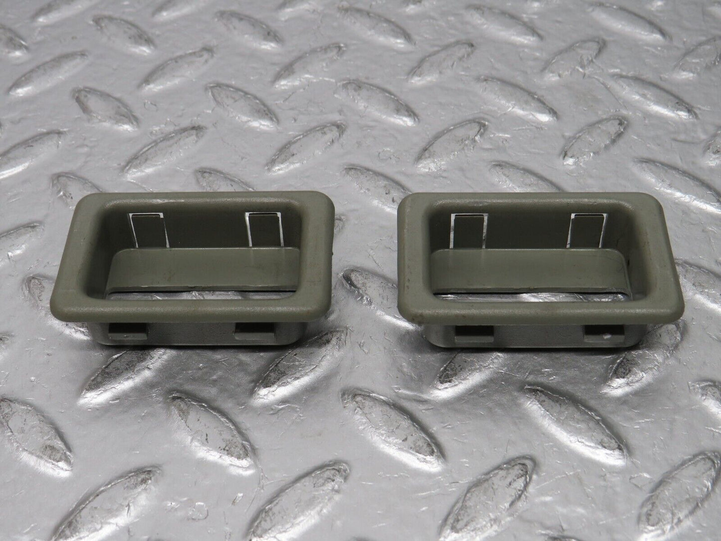 31388 Mercedes-Benz S124 220TE Wagon Trunk Roll Compartment Cover 1248680181