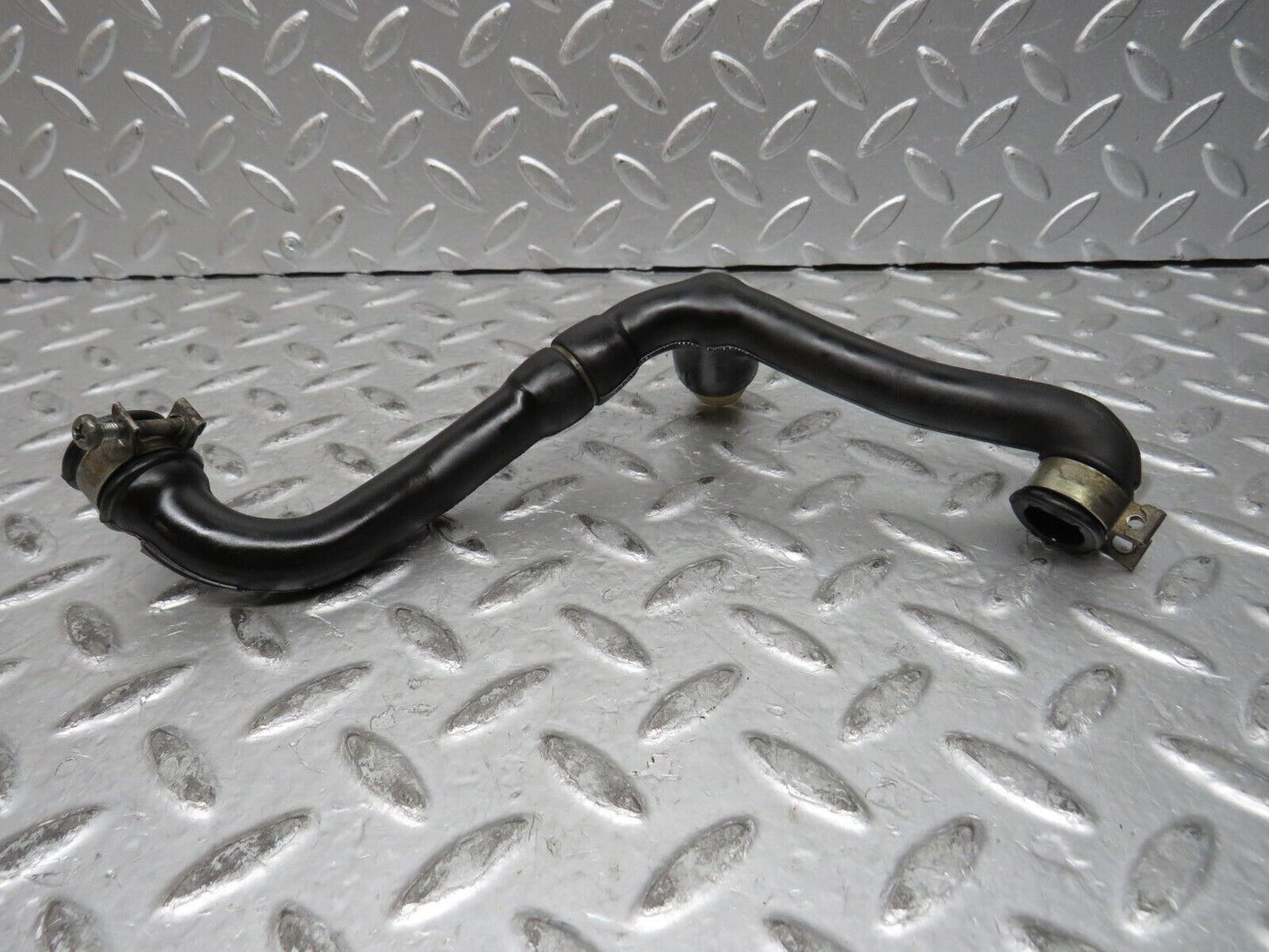 28844 Mercedes-Benz W123 230E Air Intake Pipe 1020941782 1020941682