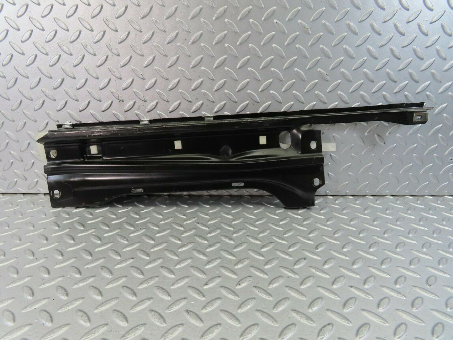 9314 Mercedes-Benz C124 300CE Coupe Rear Window Channel Support Left