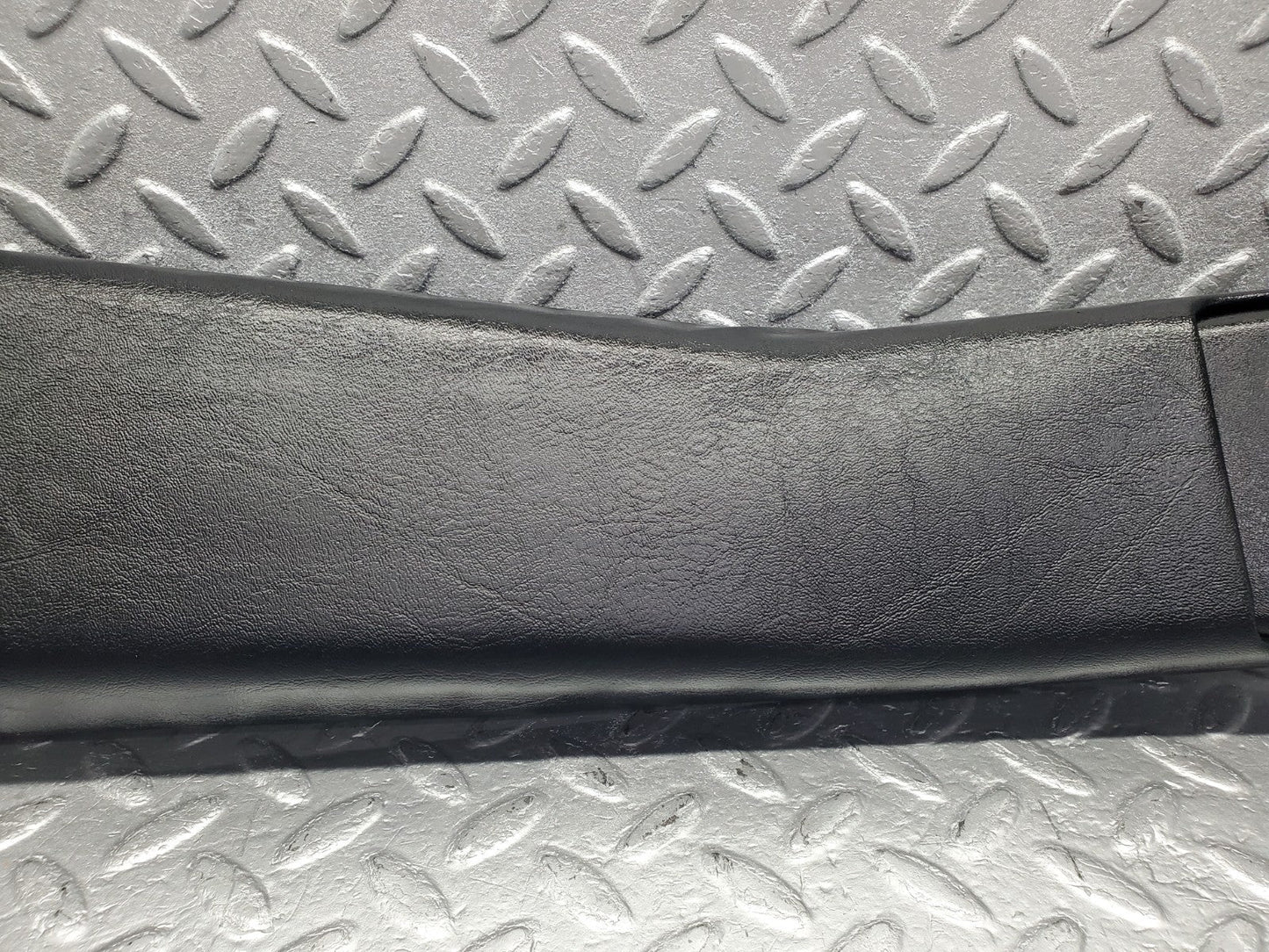 W201 Baby Benz b pillar cover right used OEM