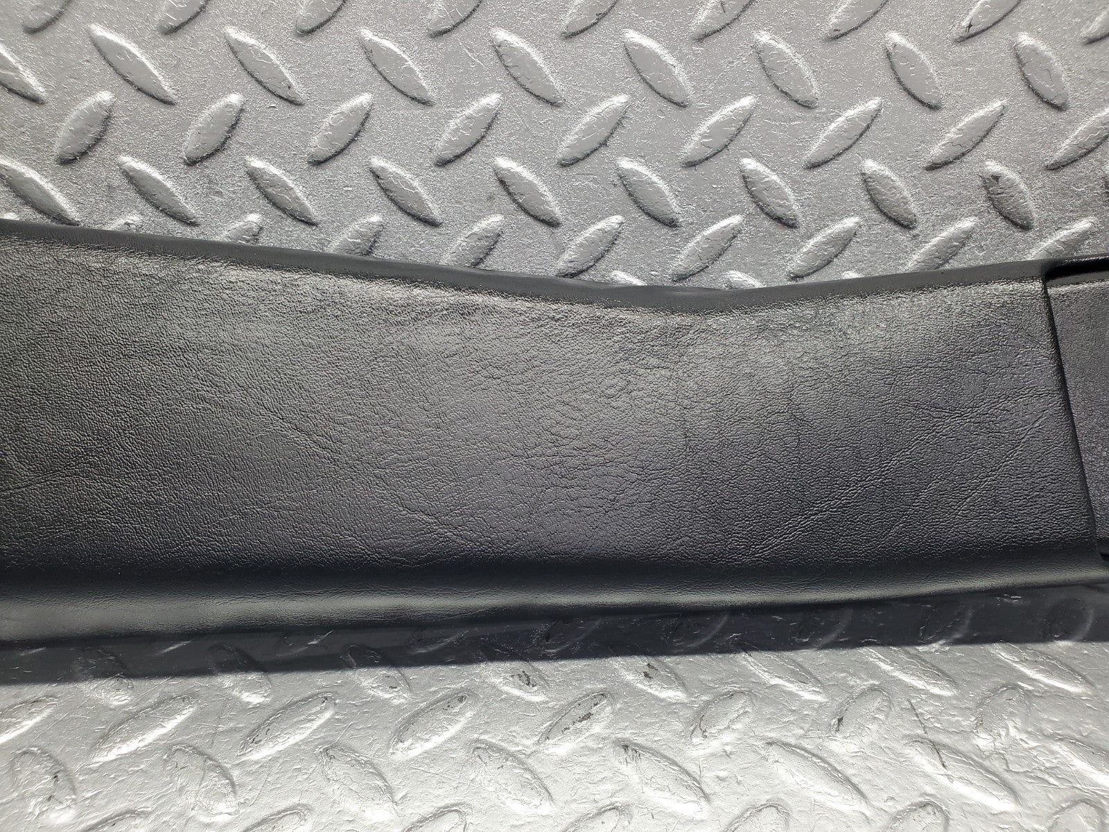 W201 Baby Benz b pillar cover right used OEM
