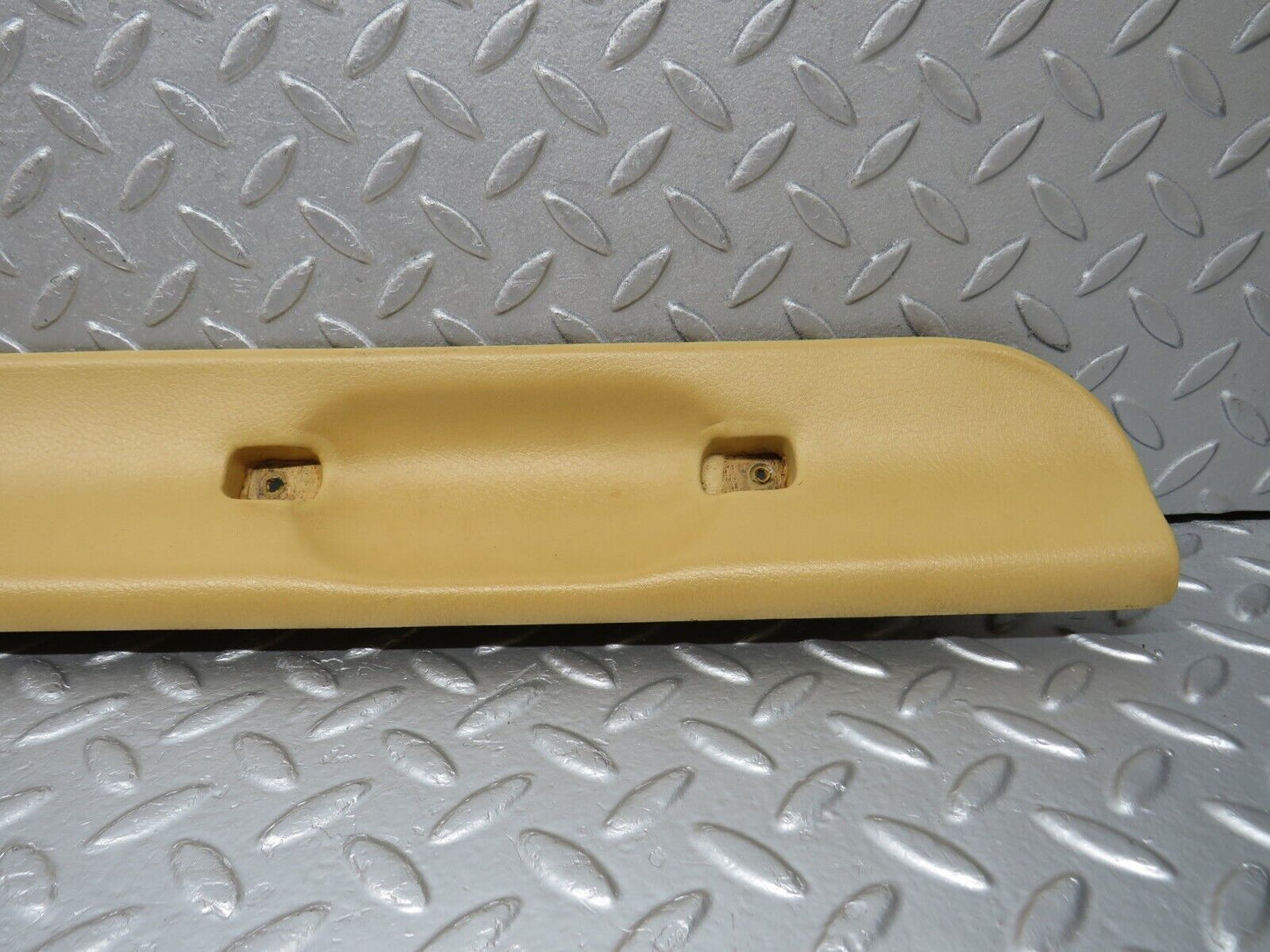 39842 Mercedes-Benz R107 350SL Hardtop C Pillar Cover Left Side Cream