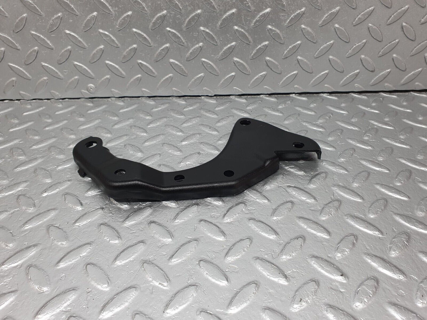 41505 Mercedes-Benz W124 200E Power Steering Pump Bracket