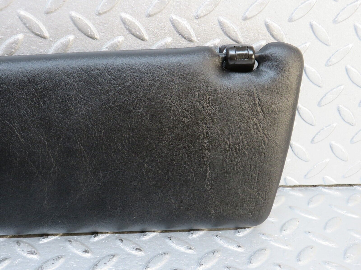 40564 Mercedes-Benz W123 300D Sun Visor Right Black