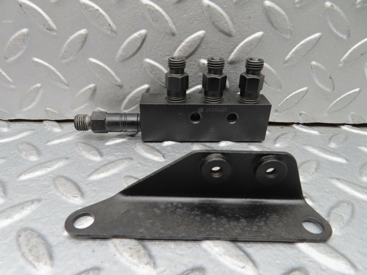 18310 Mercedes-Benz W111 220SE Coupe Fuel Injection Distributor EPVT1P1Z