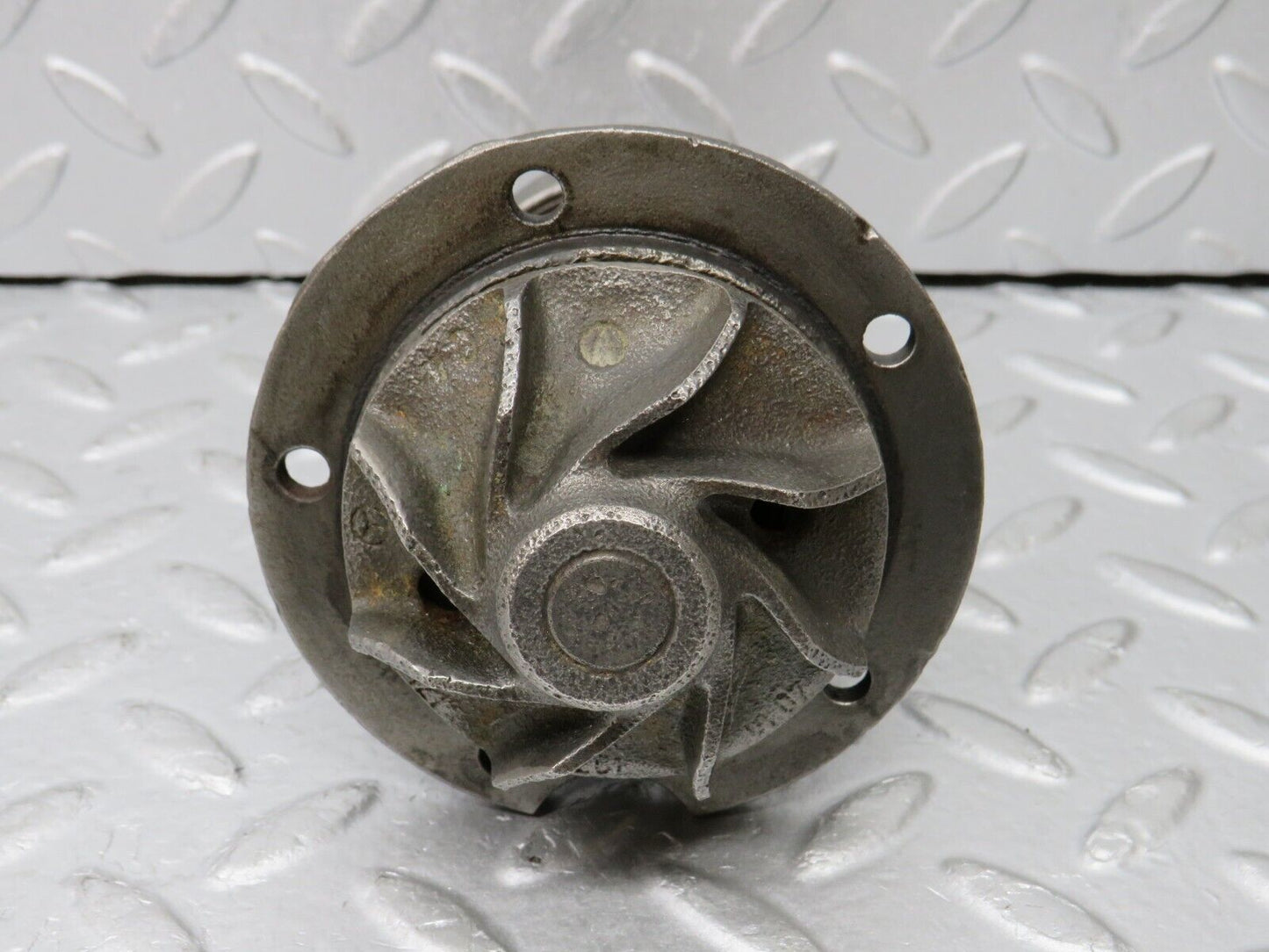 35903 Mercedes-Benz 240D OM616.912 Water Pump 115201