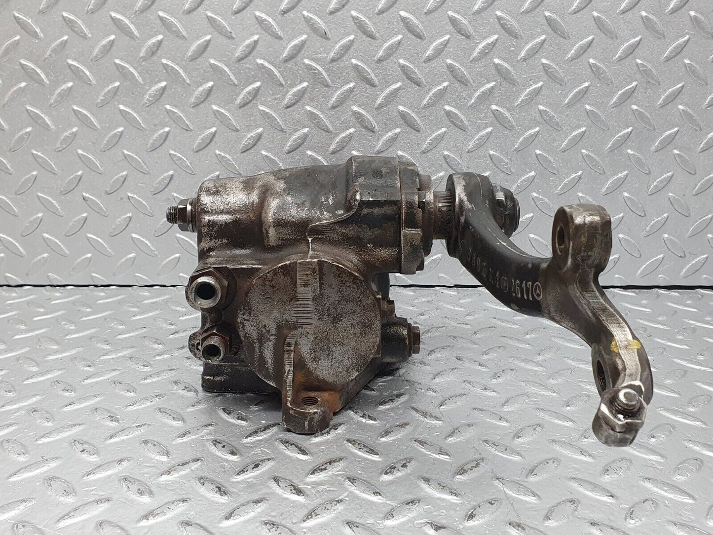 41223 Mercedes-Benz W126 300SE Steering Box 1264610501