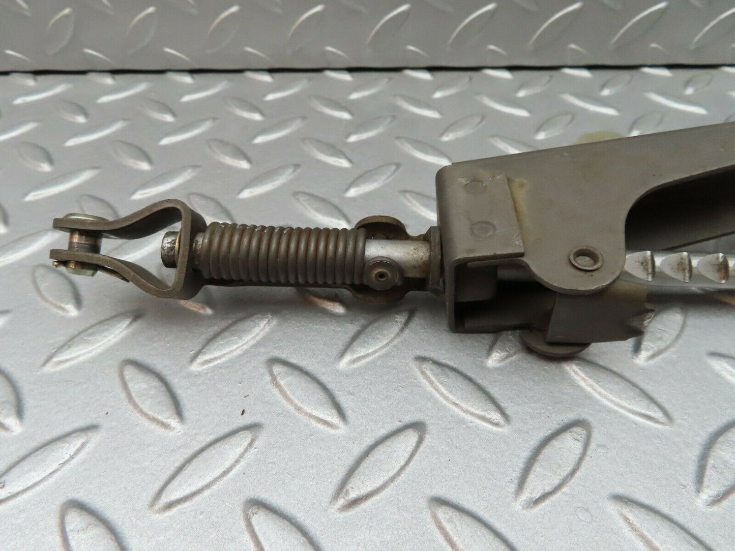 3790 Mercedes-Benz S123 200T Wagon Handbrake Regulator Rod