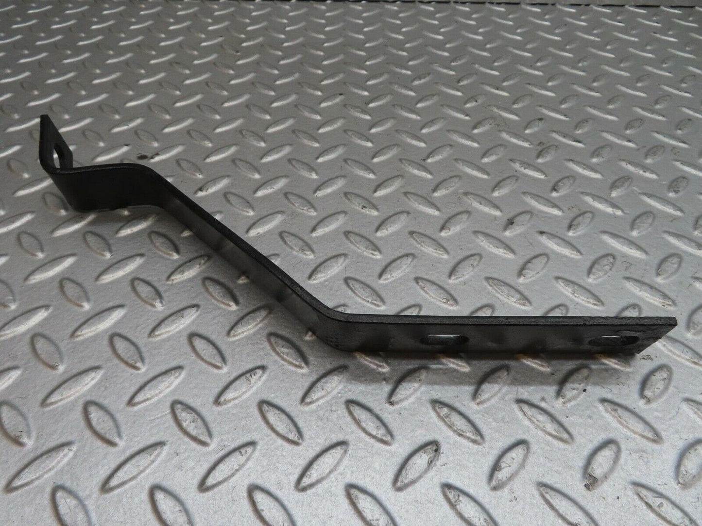 13882 Mercedes-Benz C107 280SLC Front Bumper Bracket