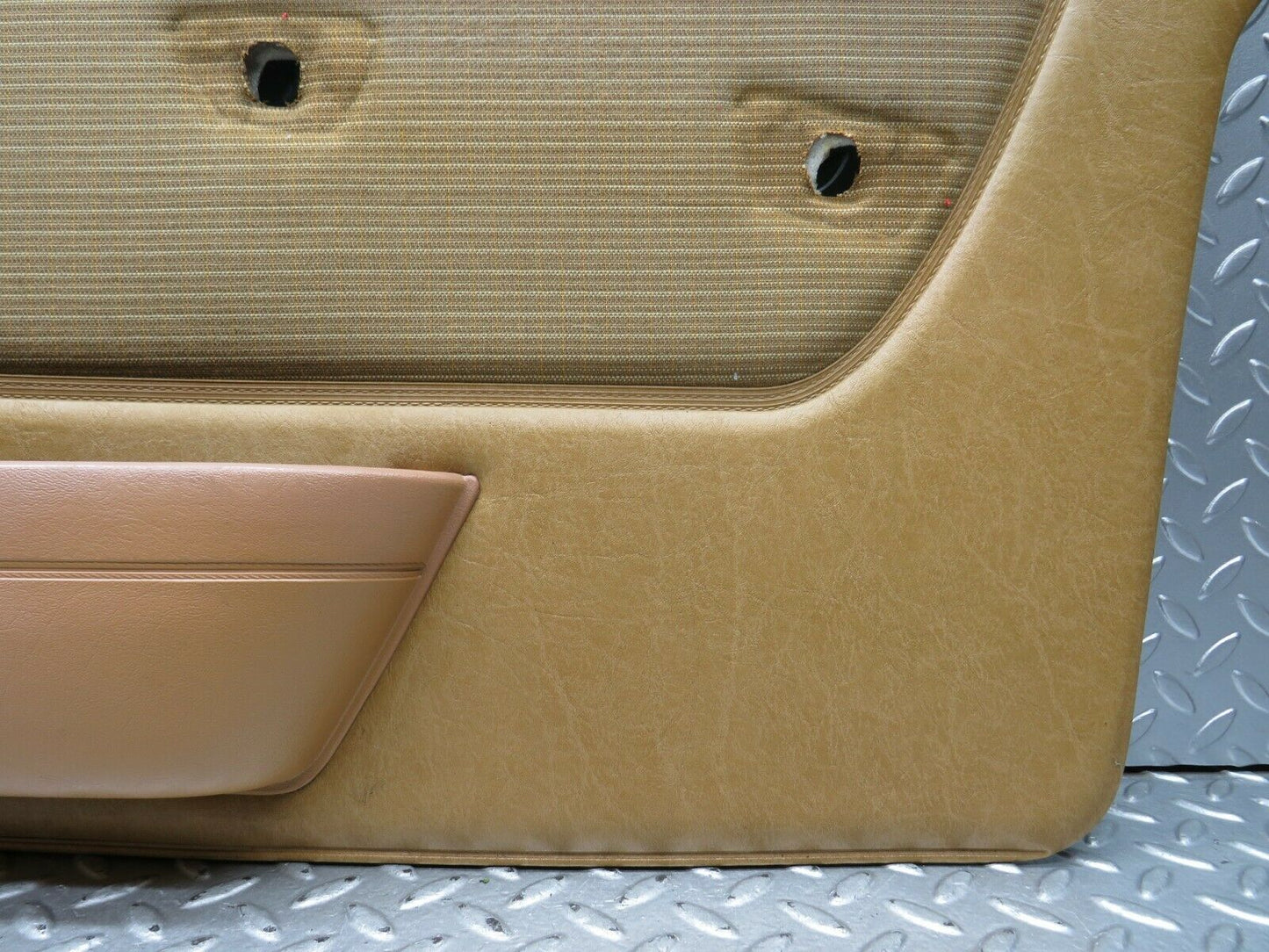 21958 Mercedes-Benz S123 280TE Wagon Front Right Door Card Palomino