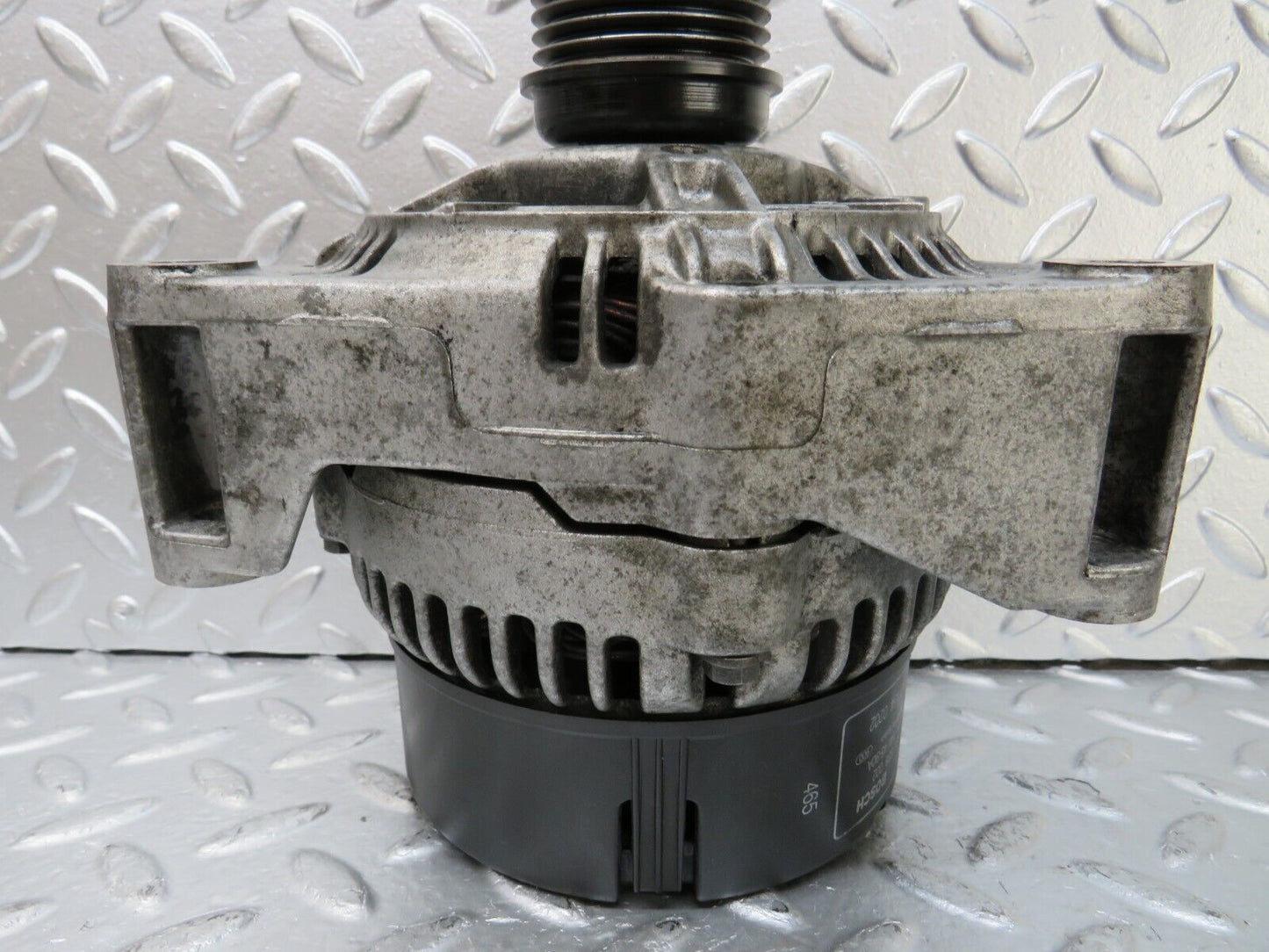 25765 Mercedes-Benz W124 280E Generator Alternator Bosch 0123335002 0091540202