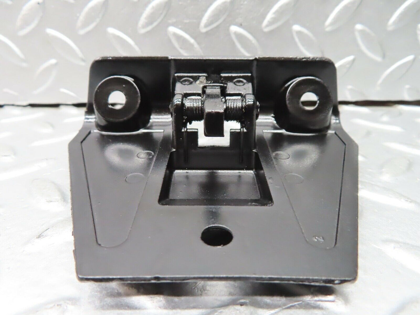 20876 Mercedes-Benz W114 250CE Coupe Trunk Lock Latch