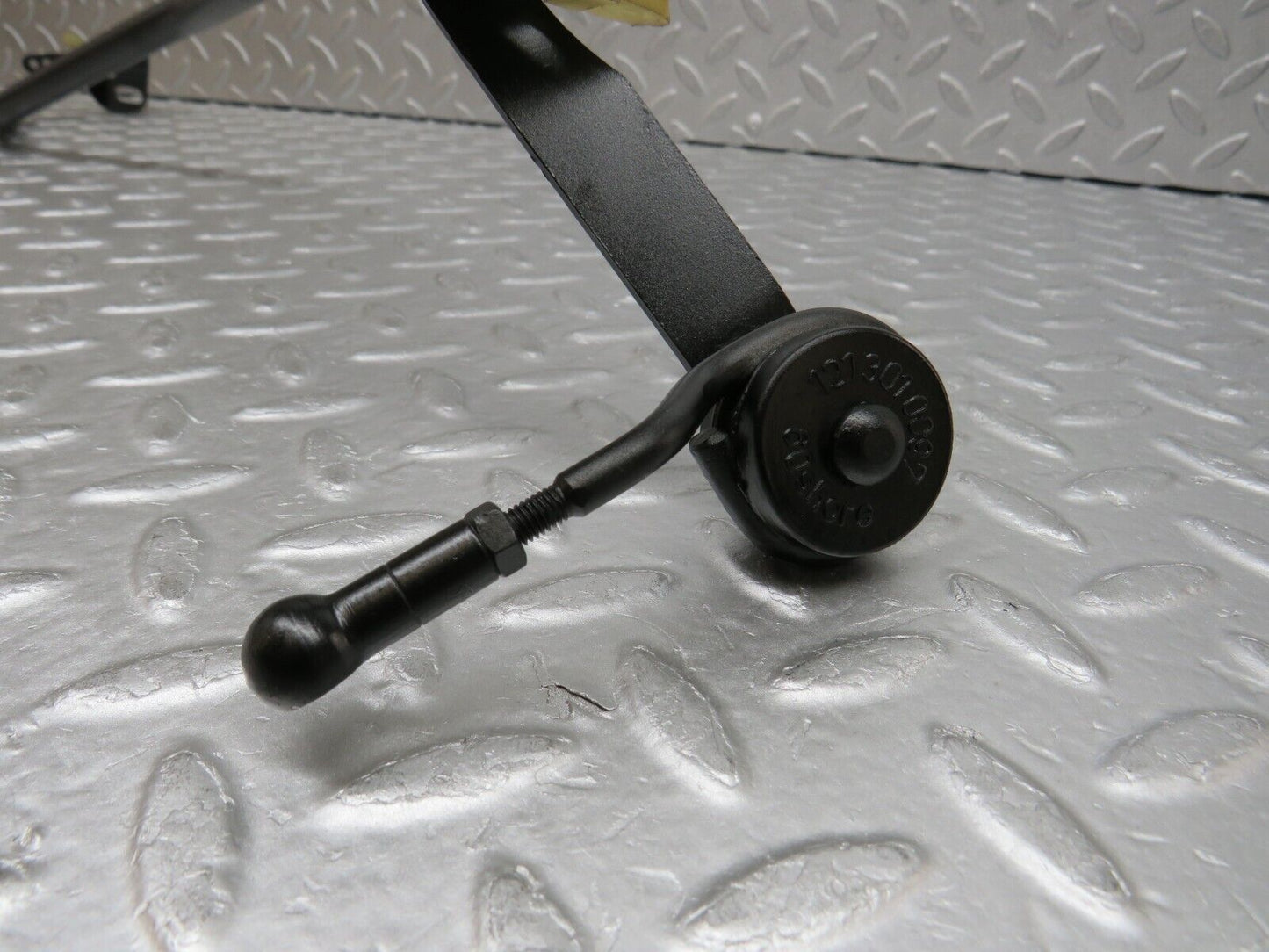 37482 Mercedes-Benz W109 300SEL Accelerator Pedal Linkage