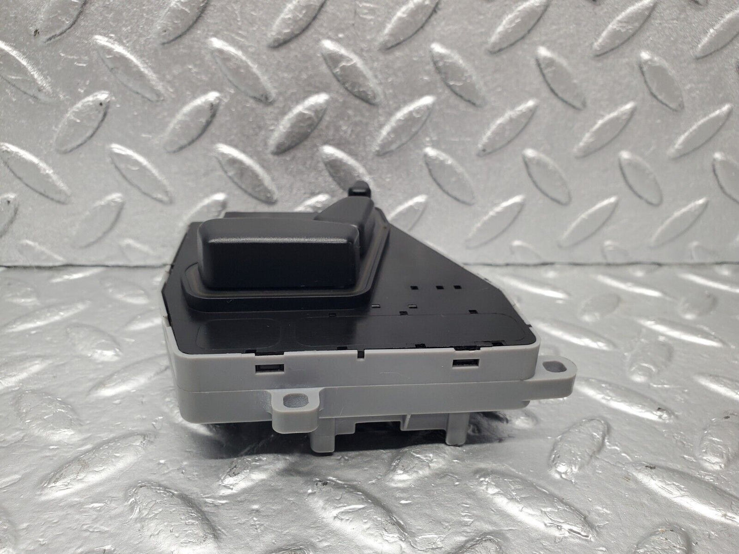 46751 Mercedes-Benz R129 320SL Coupe Front Right Seat Adjust Switch 1298210451
