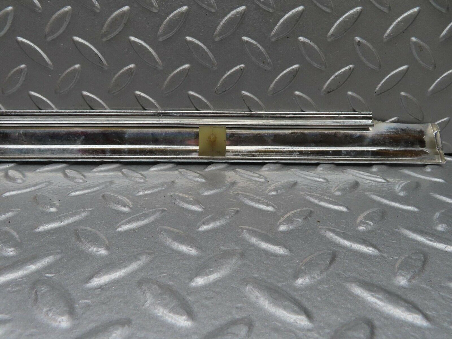 12714 Mercedes-Benz W111 220SE Front Right Door Chrome Moulding Trim
