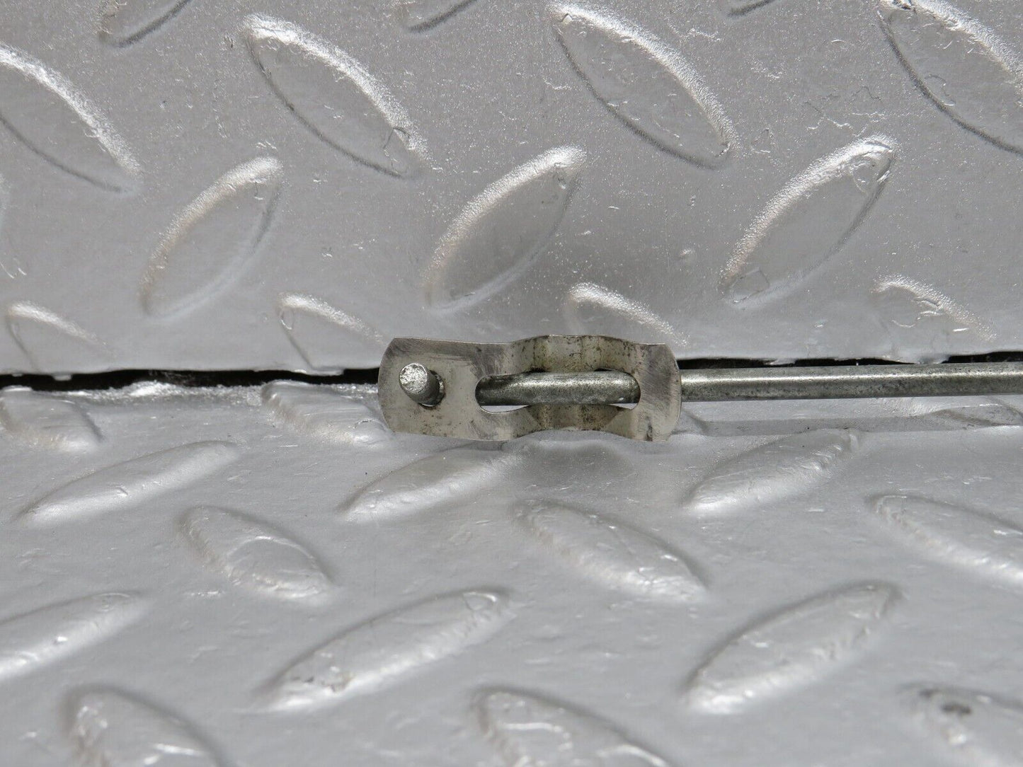 40457 Mercedes-Benz W110 230 Front Door Lock Control Bar