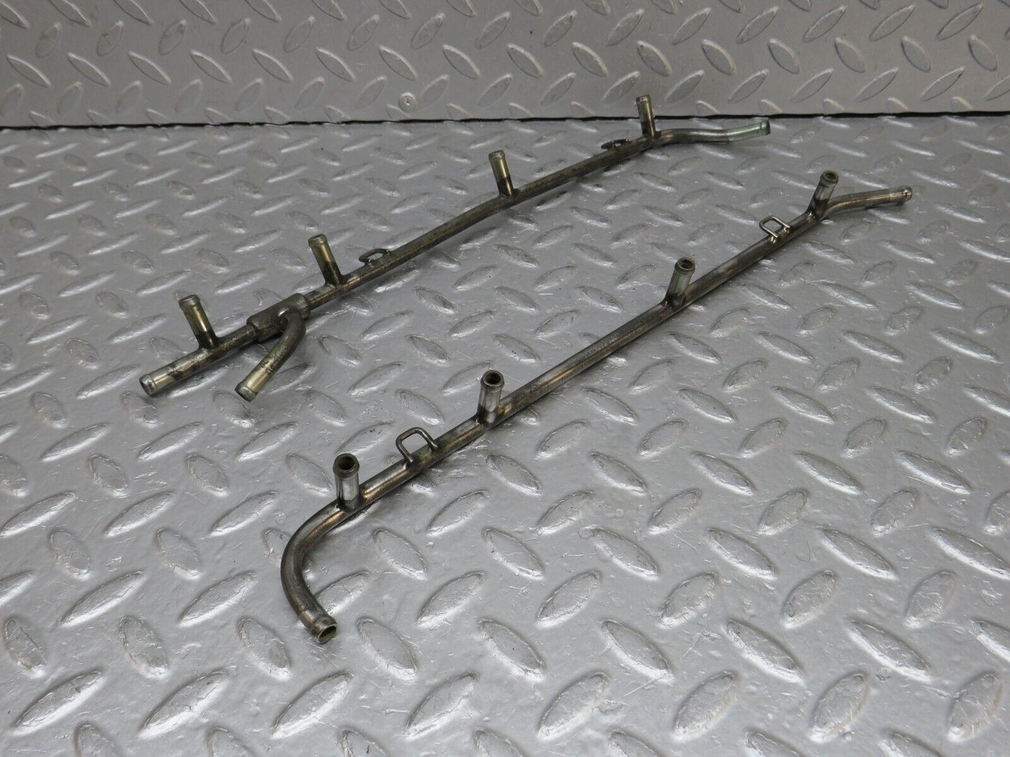 37547 Mercedes-Benz W109 300SEL Fuel Injection Pipe