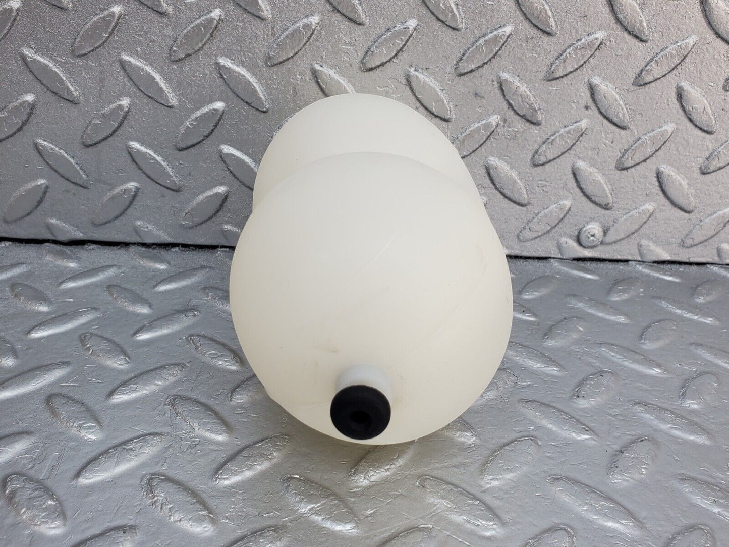 44675 Mercedes-Benz W124 220E Vacuum Reservoir Tank