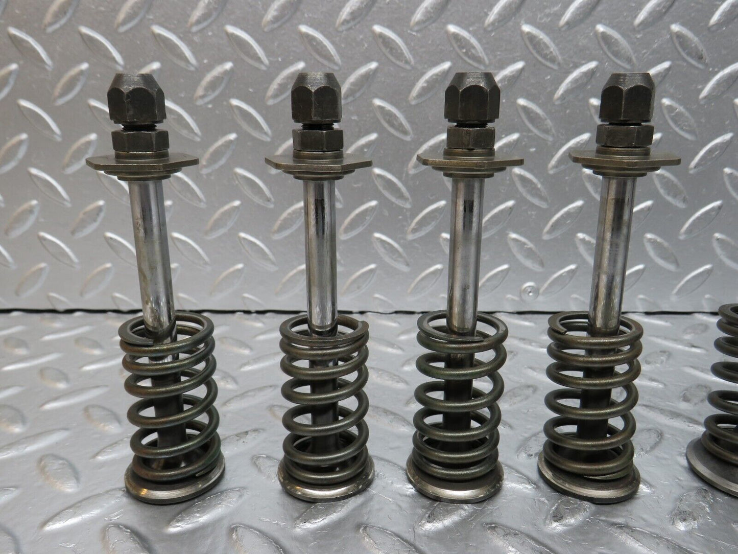 0886 Mercedes-Benz W123 240D Engine Exhaust Valve with Spring
