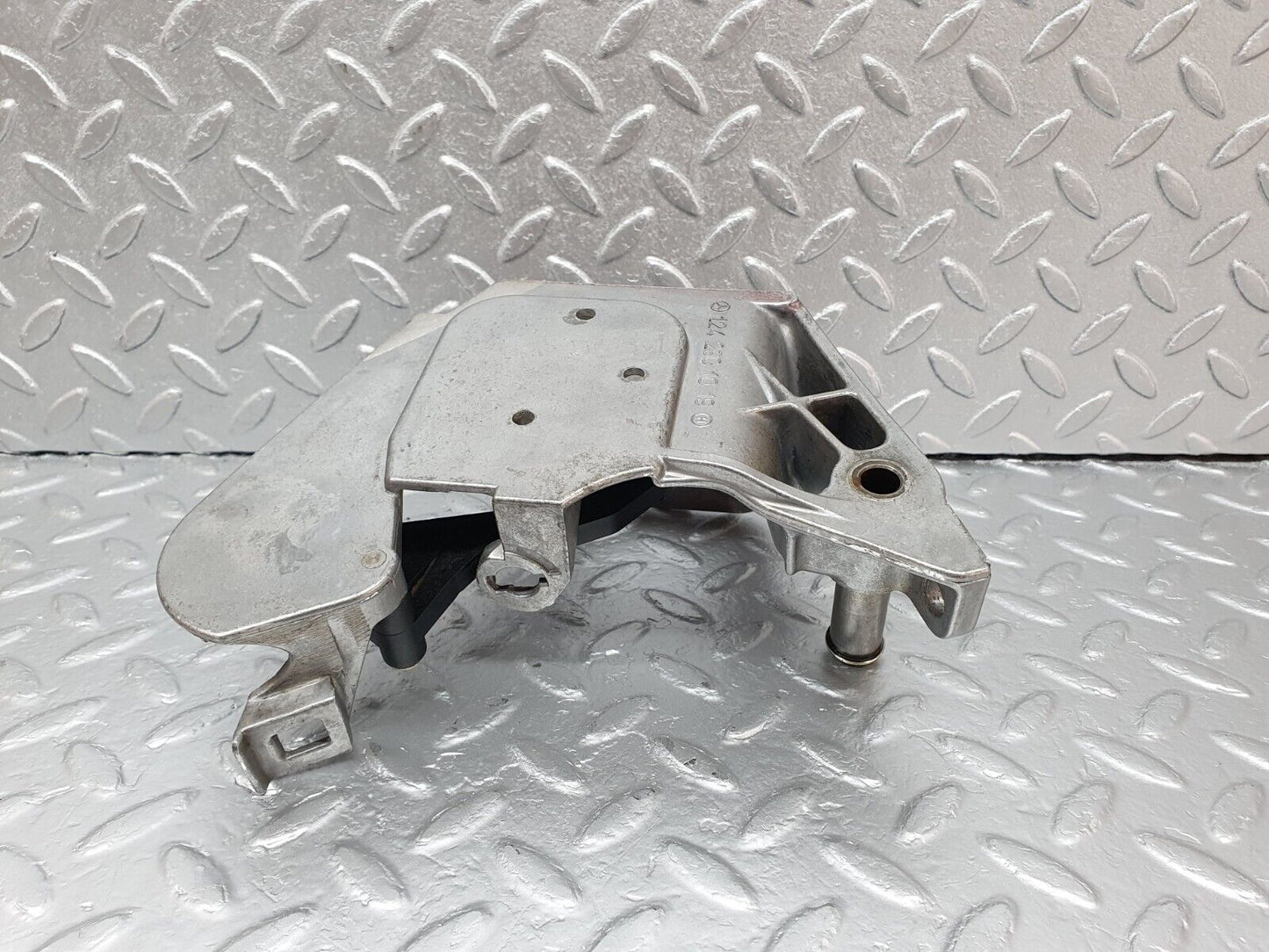 42200 Mercedes-Benz R129 320SL Coupe Brake Pedal Bracket 1242901019 1402921031