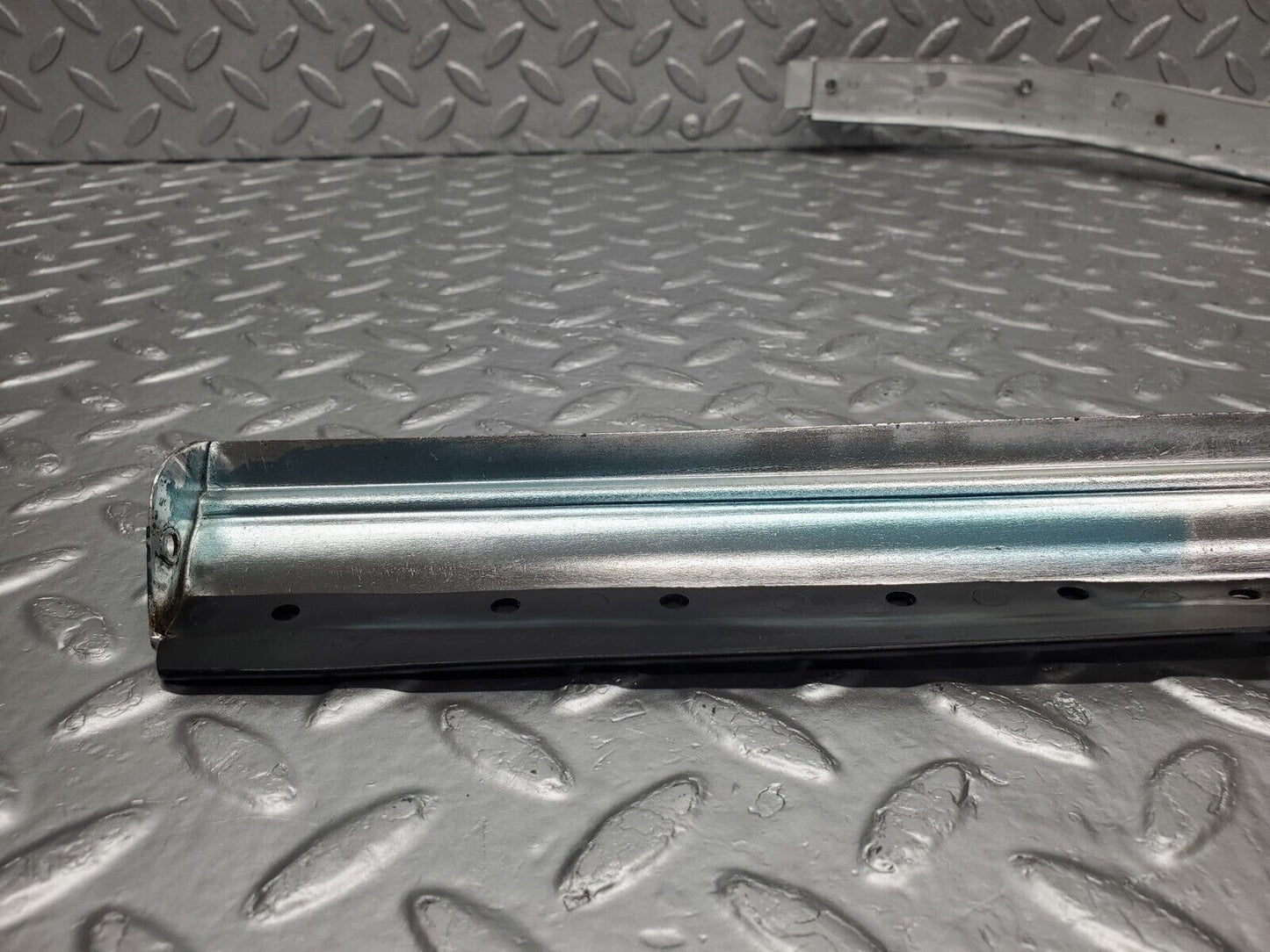 46505 Mercedes-Benz C123 280CE Coupe Rear Right Roof Chrome Moulding Trim
