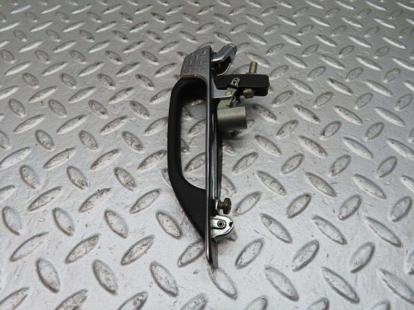 7022 Mercedes-Benz W123 230E Rear Exterior Door Handle 1237600359