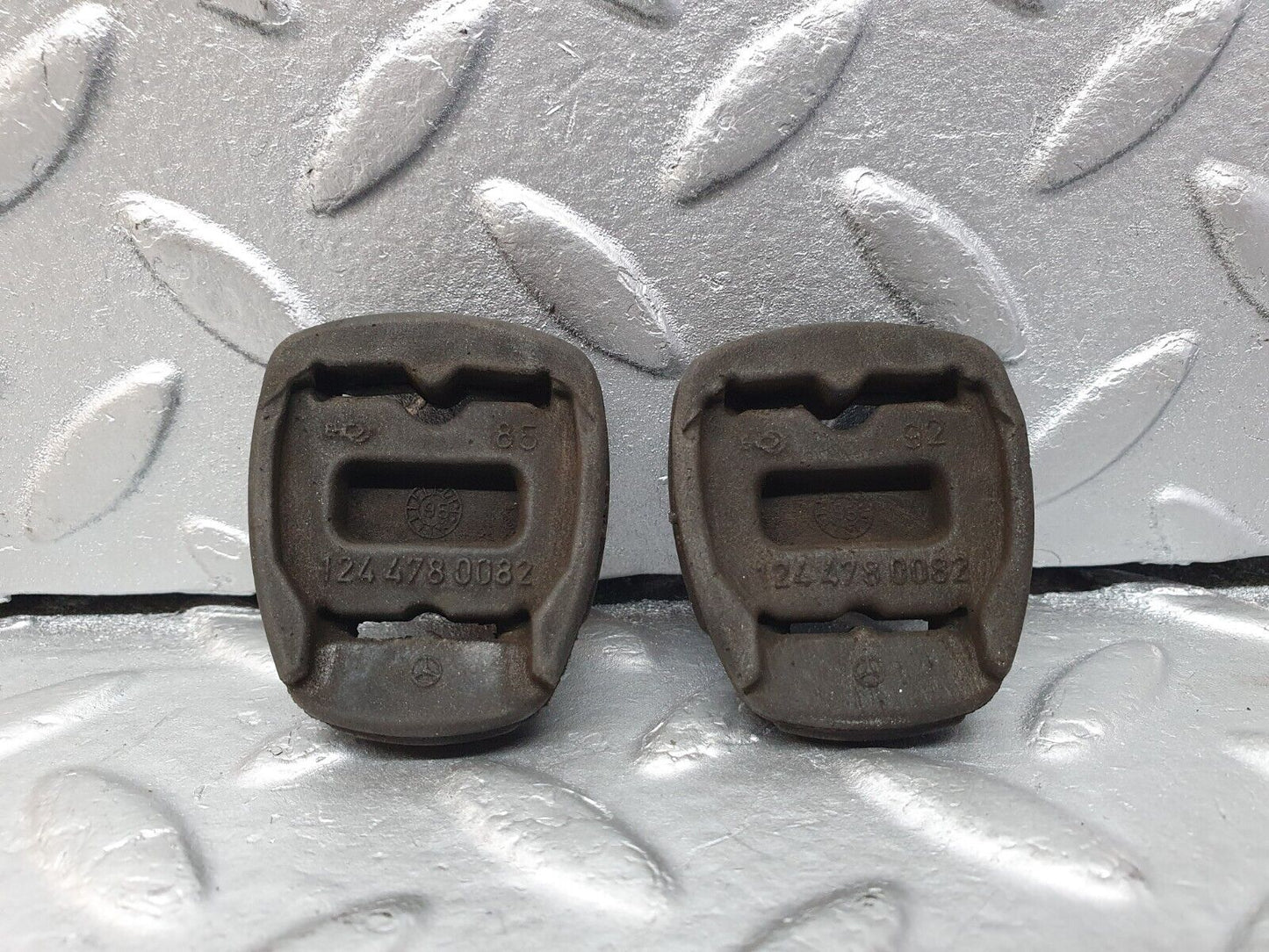 42517 Mercedes-Benz R129 320SL Coupe Fuel Pump Fuel Filter Rubber Bracket 1244780082