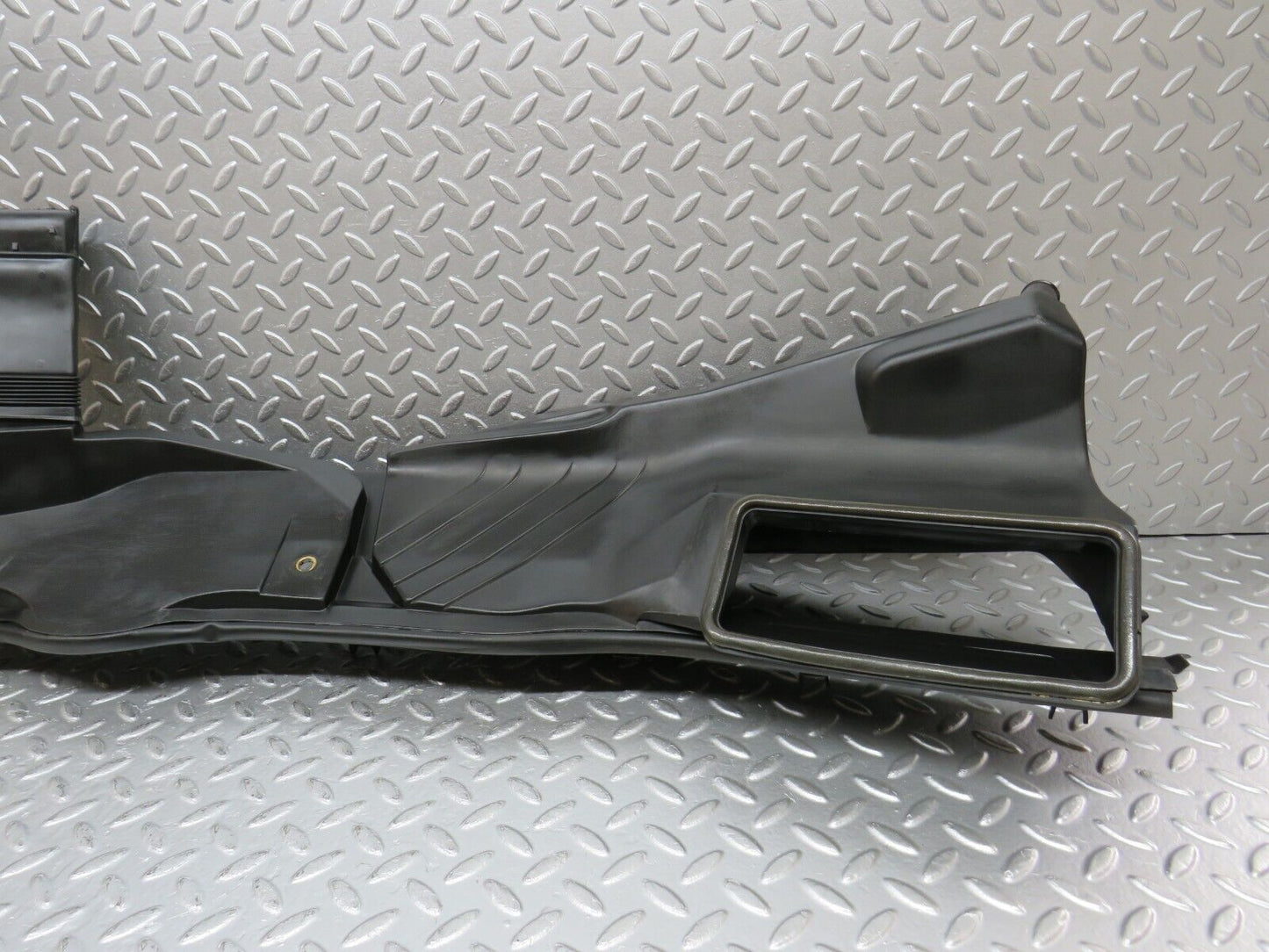 33514 Mercedes-Benz W202 C180 Air Duct 2028300144 2028300325