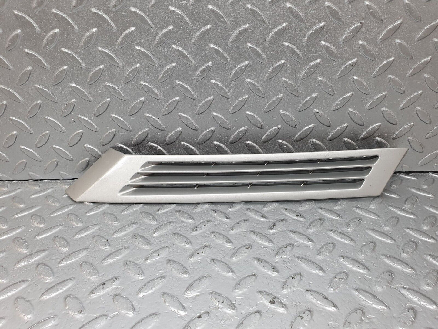 42739 Mercedes-Benz W201 190 2.0L C Pillar Exterior Cover Right Side 2016980289