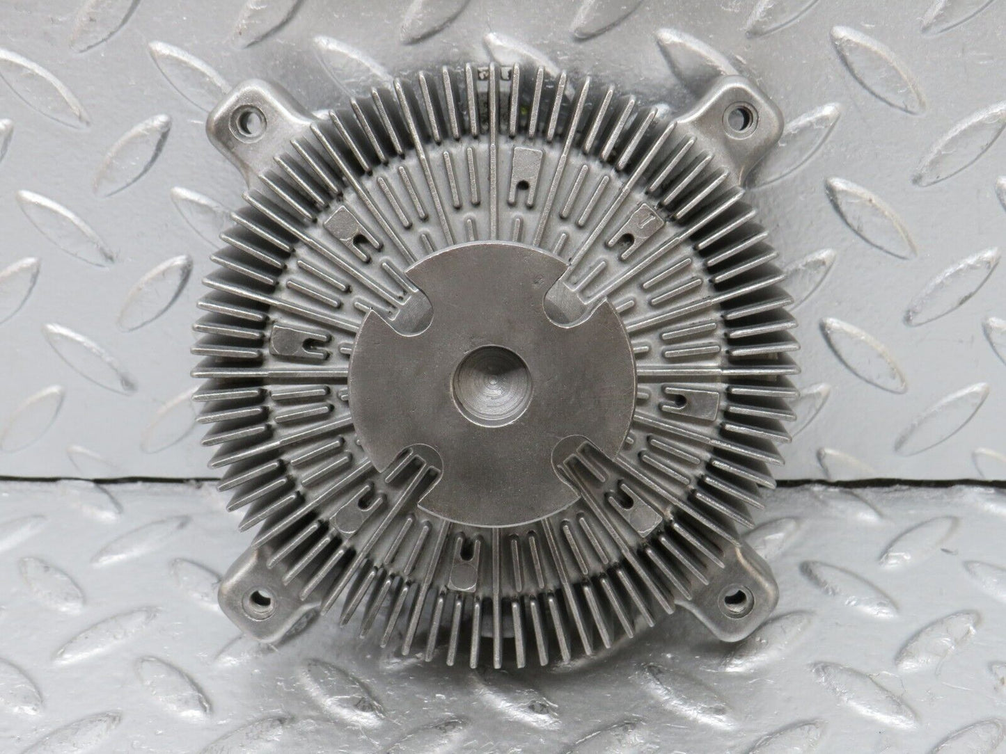 33150 Mercedes-Benz C107 R107 350 V8 Engine Cooling Fan Clutch
