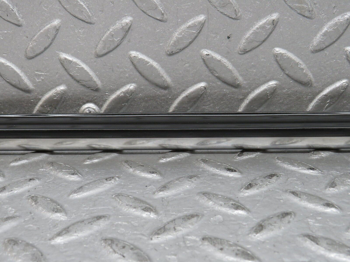 37432 Mercedes-Benz W109 300SEL Rear Right Fender Wing Centre Moulding Trim